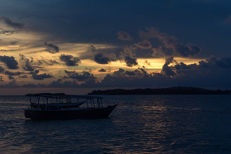 File:Sunset on Gili Air - panoramio (1).jpg