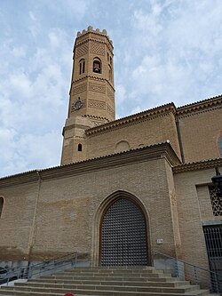 Tauste - Iglesia de Santa María - Portada y torre.jpg