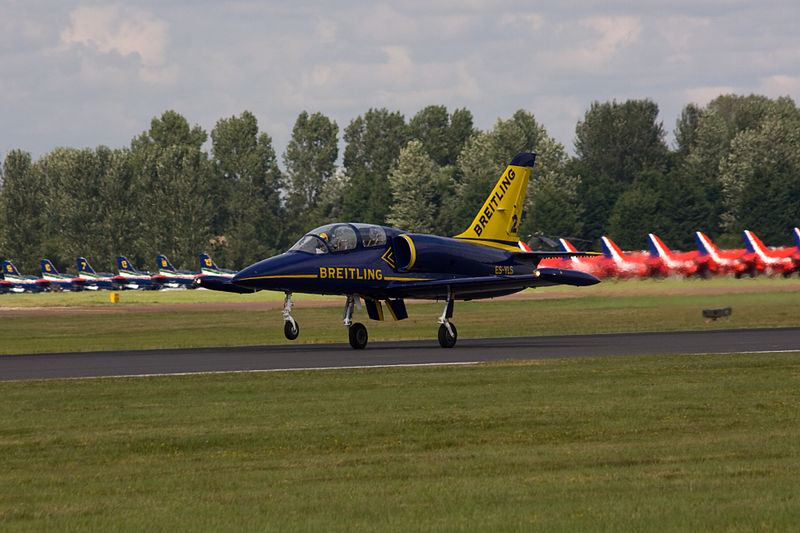 File:Team Breitling 11 (3757143285).jpg