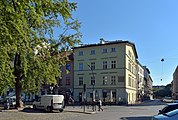 pl. Wolnica 11 (ul. Bocheńska 2) Kamienica gdzie odkryto w 1868 roku, fundamenty pierwszego stawianego dla Uniwersytetu budynku.