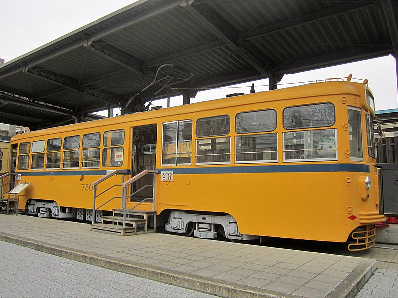 File:Toden 7504 at Toden Omoide Hiroba 01.jpg