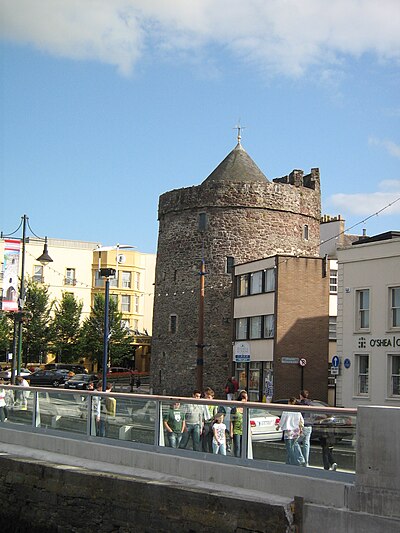 The cannons of Reginald's Tower helped repel the forces of Perkin Warbeck and Maurice FitzGerald, 9th Earl of Desmond from Waterford in 1495.[14]