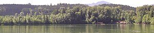 Tüttensee, Blick vom Nordufer hinüber zu Gaststätte und Strandbad