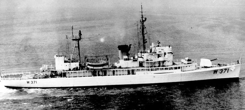 File:USCGC Mackinac (WAVP-371).jpg