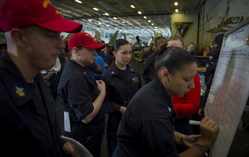 File:USS Carl Vinson (CVN 70) 141109-N-TR763-005 (15584777179).jpg