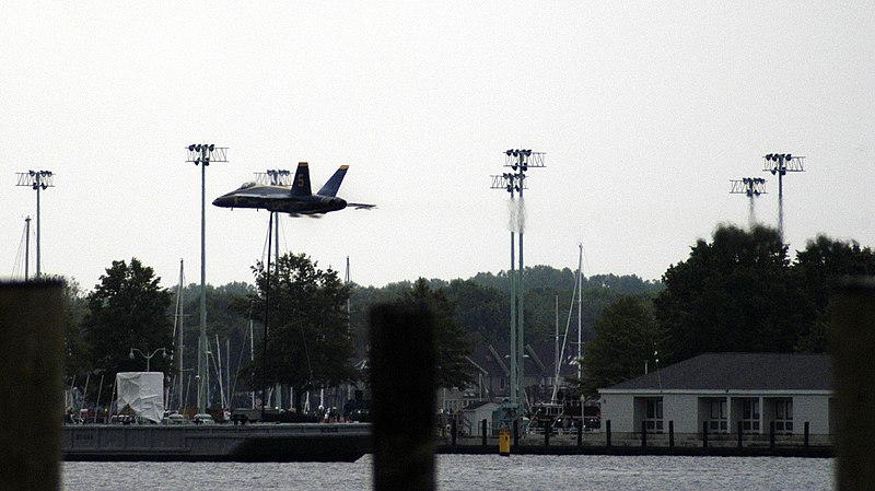 File:US Navy 050525-N-0295M-012 Lead solo pilot, Lt. Cmdr. Craig R. Olson, assigned to the U.S. Navy flight demonstration team, the Blue Angels, conducts a high-speed low level pass over the Severn River.jpg