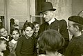 "M. Jesse W. Hoover et les enfants de la Villa St Christophe - Canet en Roussillon - France"