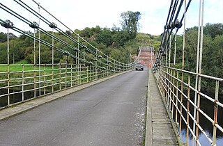 320px-Union_Bridge%2C_Scotland_to_England._Car_on_the_road_deck.jpg