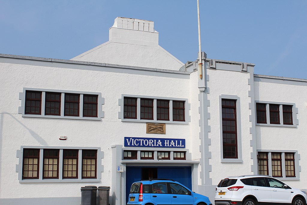 Small picture of Victoria Hall courtesy of Wikimedia Commons contributors