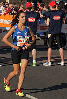 Vienna 2013-04-14 Vienna City Marathon - F11 Michele Chagas, BRA, preparing for race a.jpg