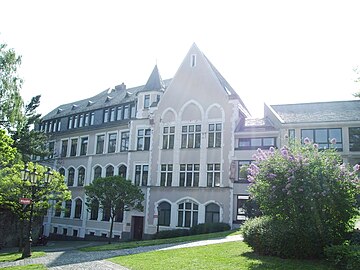 Datei:Willigis_Gymnasium_-_Ansicht_Willigisplatz.JPG