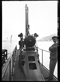 Xiphias submarine tower 1913.jpeg