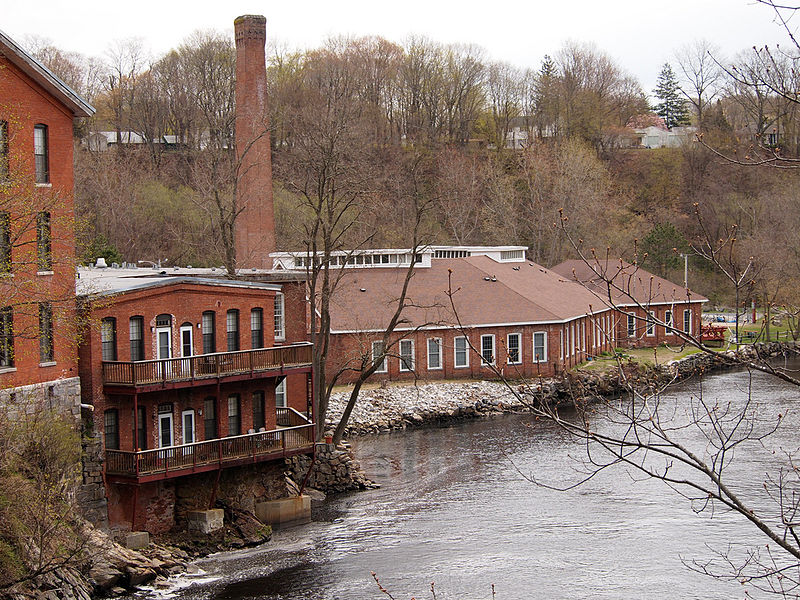File:Yantic Falls Historic District - mill 03 (New London County, Connecticut).jpg