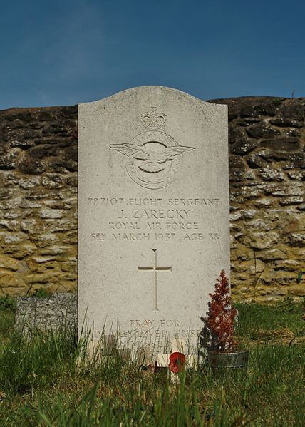 File:ZareckyJ Abingdon OurLady&StEdmund CWGC.jpg