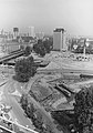 Zicht op de Oudehavenkade en Burgemeester van Walsumweg met PTT-toren 1981.jpg