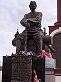 Памятник Петру Бекетову в Якутске.jpg
