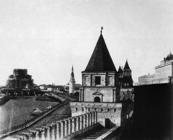 The building under construction in 1852 (as seen from the Kremlin)