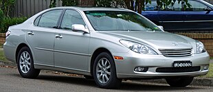 2001-2004 Lexus ES 300 (MCV30R) sedan (2010-11-28).jpg