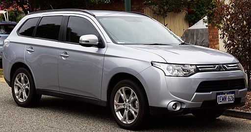 2014 Mitsubishi Outlander (ZJ MY14) LS 2WD wagon (2016-07-07) 01