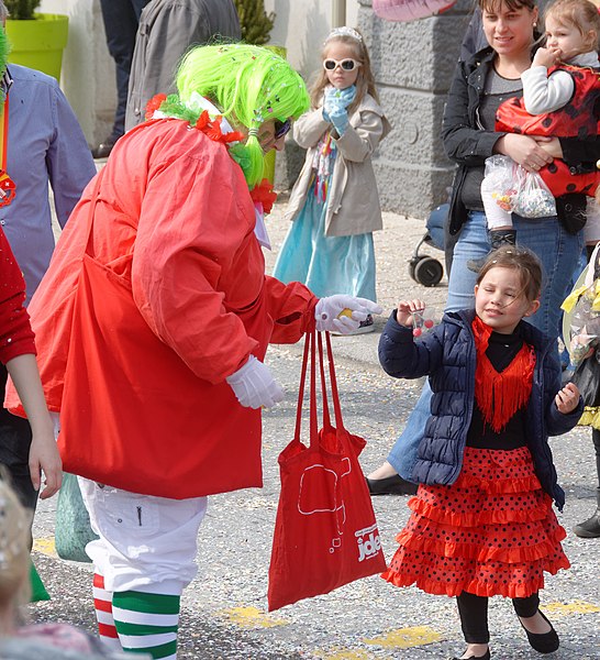 File:2017-04-02 15-09-53 carnaval-cernay.jpg