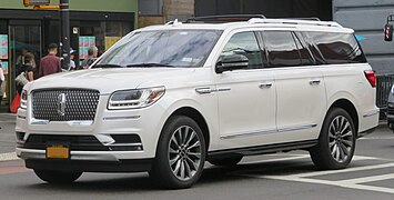 2018 Lincoln Navigator front 9.22.18.jpg