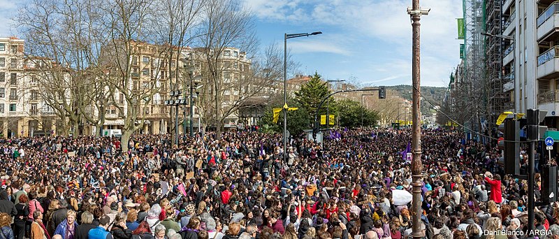 File:2018ko martxoaren 8ko greba feminista - Donostia - 33.jpg