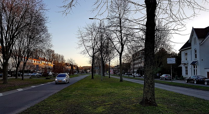 File:2019 Maastricht-Villapark, Maasboulevard-Sint Pieterskade.jpg