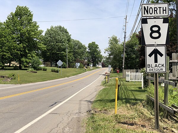 PA 8 northbound past PA 208 in Barkeyville