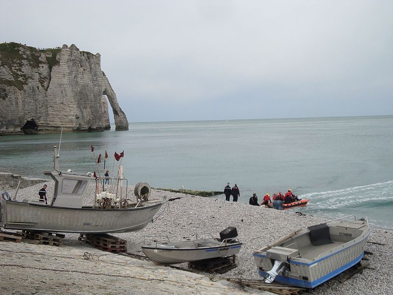 File:29 avril 2017 - Intervention-secours des pompiers à Etretat.jpg