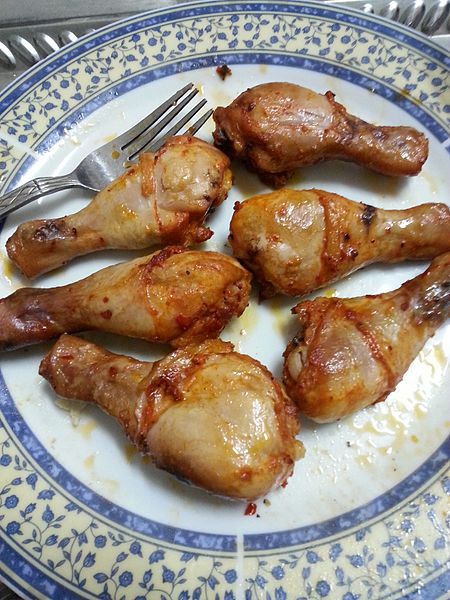 File:6 cooked chicken legs.jpg