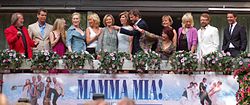 A film szereplői és az ABBA a stockholmi bemutatón (Fotó: Daniel Åhs Karlsson)