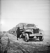 Convoi le long du corridor perse entre le golfe Persique et l'Union soviétique en 1943.