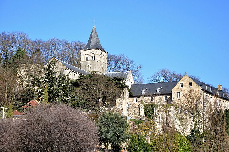 File:Abbaye de Graville ensoleillée (Le Havre, France).jpg