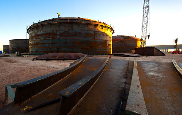 Construction of the salt tanks at the Solana Generating Station, which provide thermal energy storage to allow generation during night or peak demand.