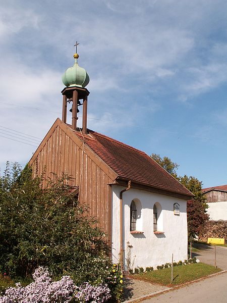 File:Aitrang - Münzenried - Kapelle v SW.JPG