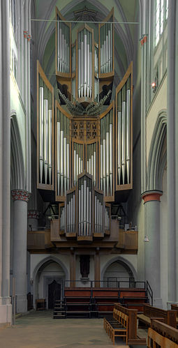 The Klais organ Altenberg-wiki.jpg