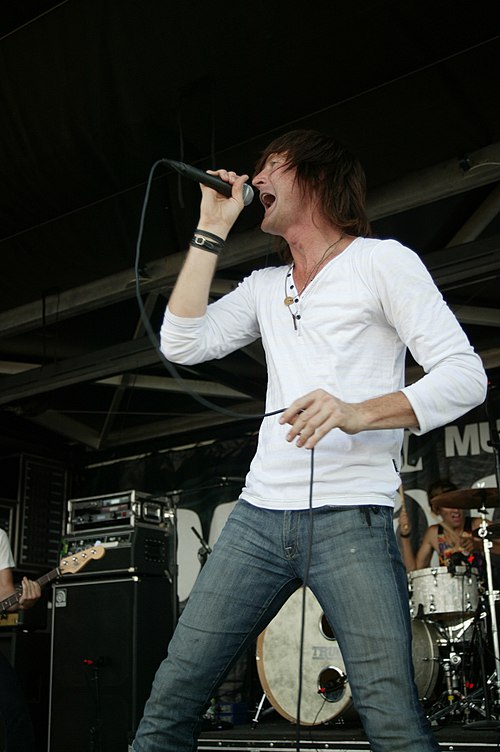 Performing in Las Cruces, NM at the 2007 Warped Tour