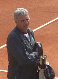 Andrés Gómez durante el Trofeo Leyendas 2011 en Roland-Garros.