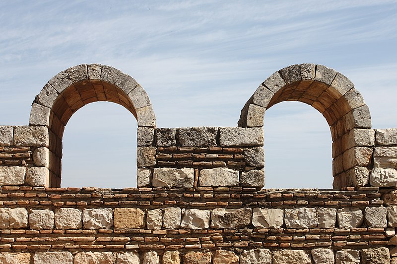 File:Anjar - fenêtres.JPG