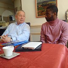 Anthony Koura avec Just Fontaine, meilleur buteur de l'histoire de la coupe du Monde.jpg