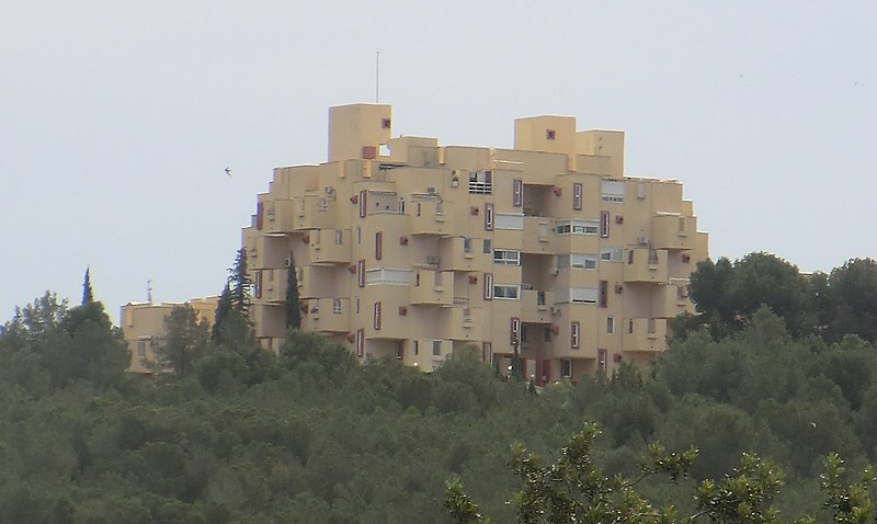 File:Apartaments El Castell (cropped).JPG