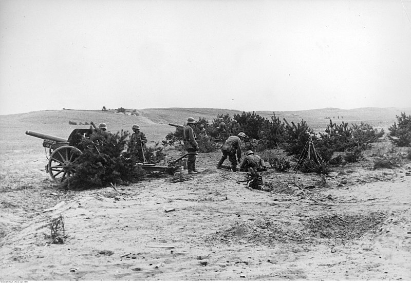 File:Artyleria niemiecka na froncie pod Nowogrodem (2-898).jpg