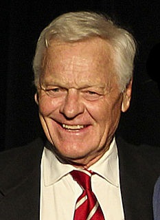 <span class="mw-page-title-main">Jim Bakken</span> American football player (born 1940)