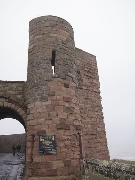 File:Bamburgh castle tower (22439898618).jpg