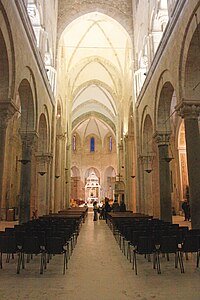 200px-Barletta_-_Cattedrale_01