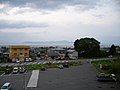 上りホームから琵琶湖を望む