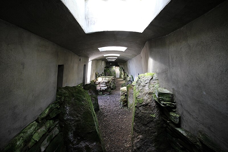 File:Blackhammer chambered cairn interior.jpg