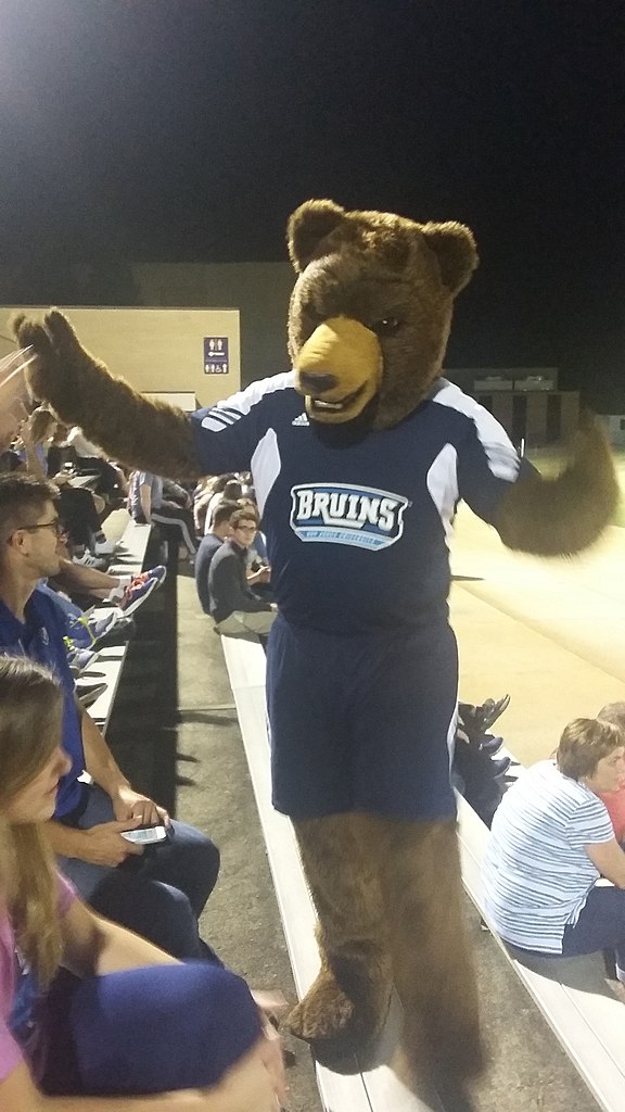 File:Bob Jones University Bruin Mascot.jpg - Wikimedia Commons