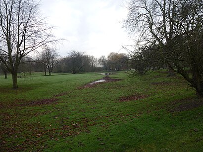 How to get to Bourne Castle with public transport- About the place