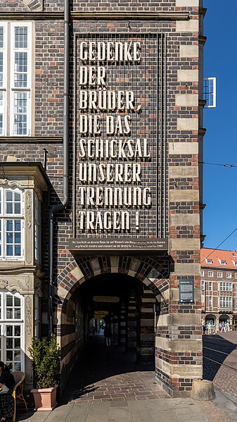 File:Bremen, Deutsches Haus -- 2021 -- 6372.jpg